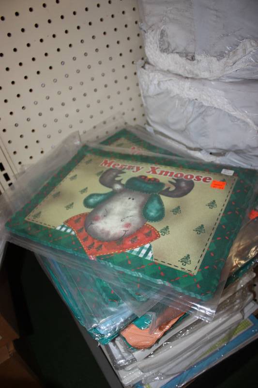 lot 3 image: Assorted Place Mats - Pks 2550100     Quantity 80 packs