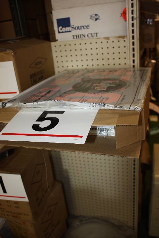 lot 5 image: 15 x 19 Plastic OpenClosed Sign     Quantity 100