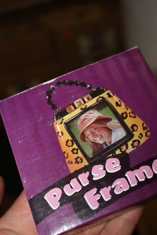 lot 25 image: Purse Picture  Frame  - boxed     Quantity 204