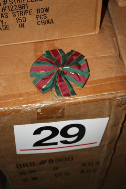 lot 29 image: Large Holiday Fabric Stripe Bows     Quantity 1950