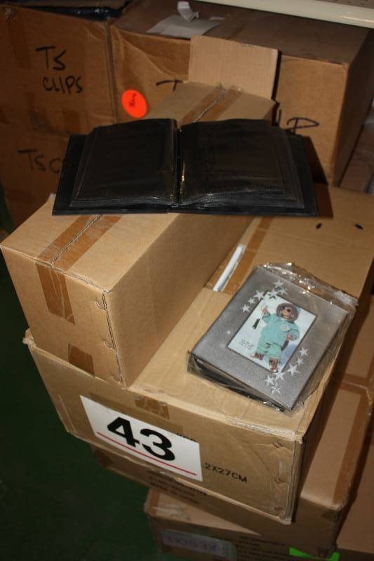 lot 43 image: Silver star photo album 3-12 x 5     Quantity 84