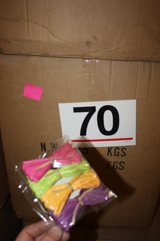 lot 70 image: Paper raffia 100 feet in 4 neon colors     Quantity 960
