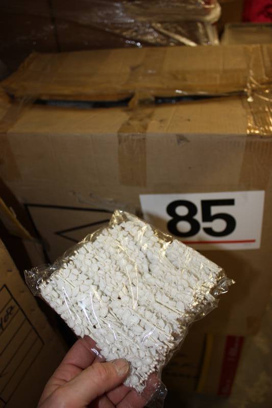 lot 85 image: White w pearl lily of the valley     Quantity 192 dozen
