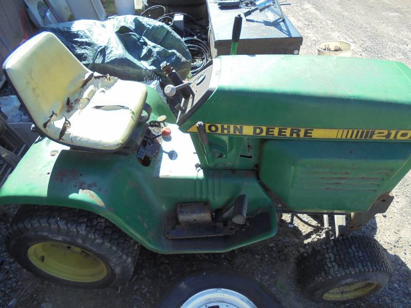 John Deere Model 210 Lawnmower - for partsrepair