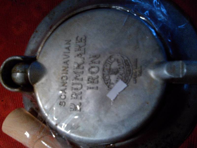 ANTIQUE SCANDINAVION KRUM KAKE IRON
