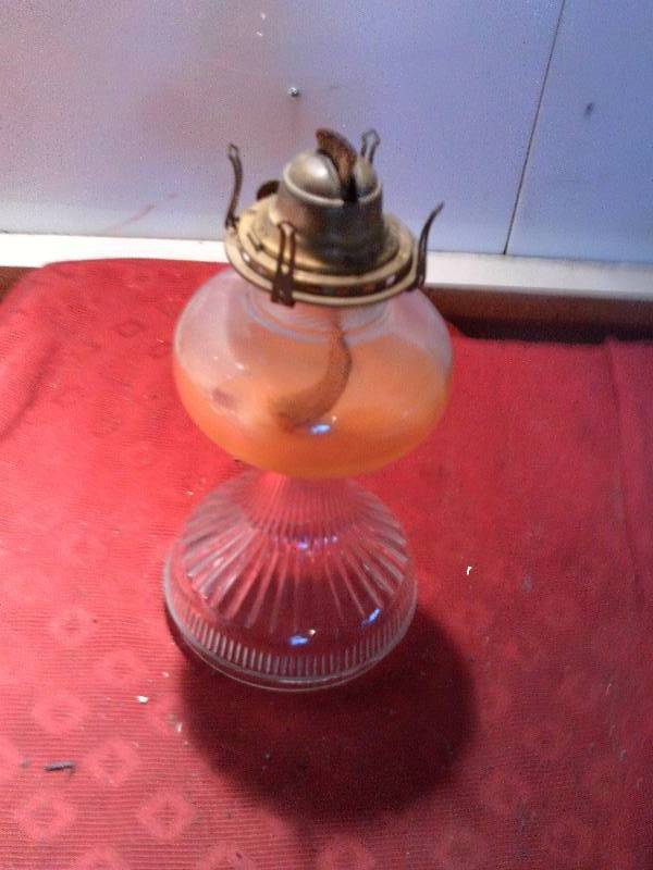COLLECTIBLE ALL GLASS OIL LAMP BOTTOM