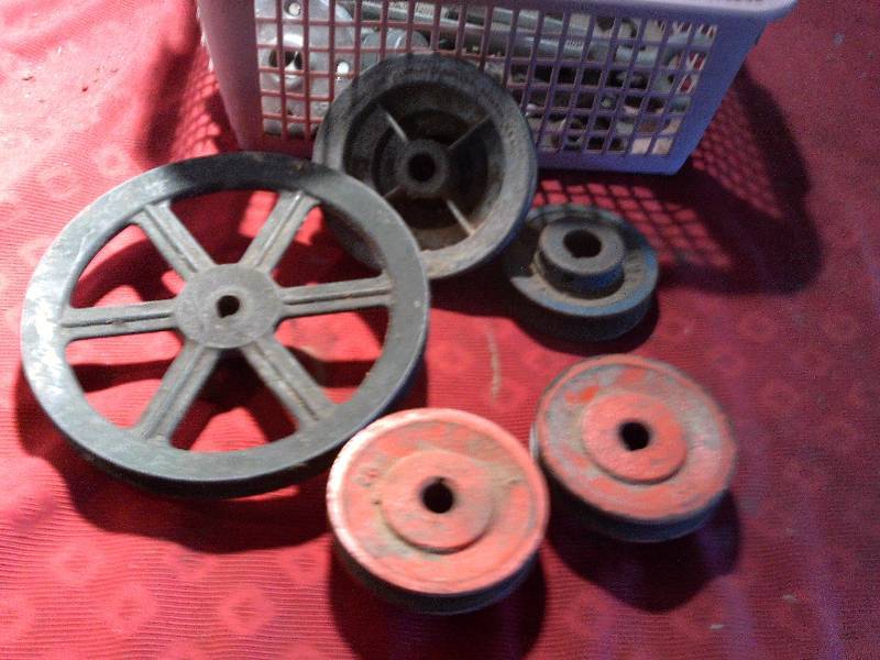 METAL PULLYS