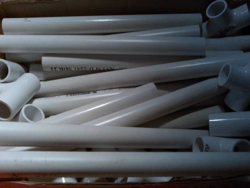 WHOLE BOX OF PIPING AND JOINTS