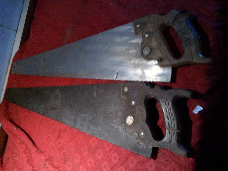 2 HAND SAWS