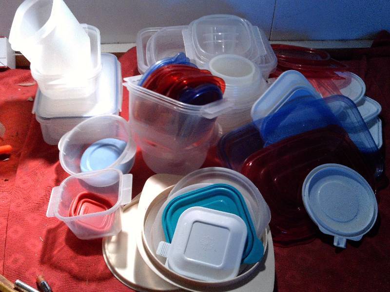 PLASTIC BOWLS AND COVERS
