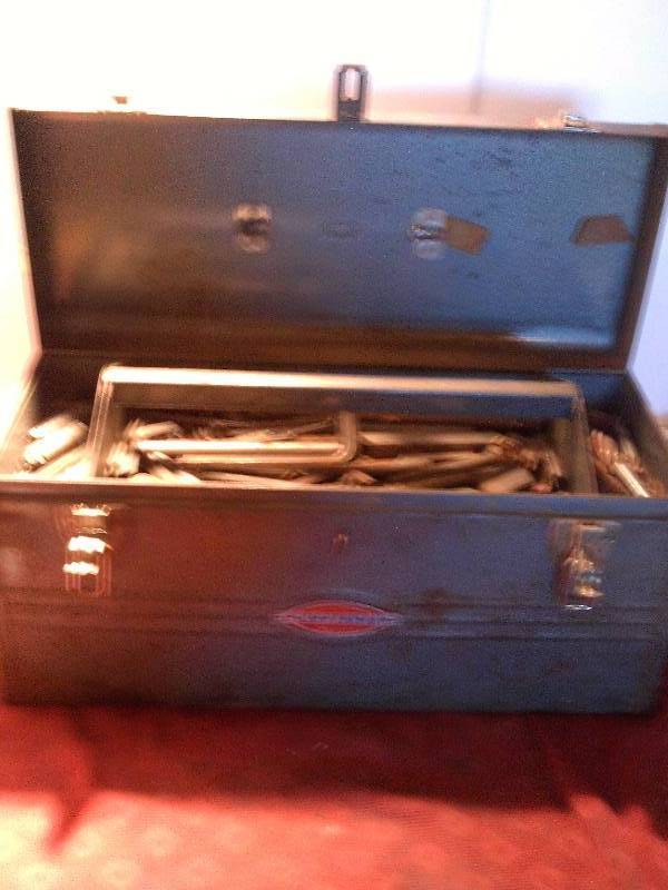 CRAFTSMAN TOOL BOX AND CONTENTS
