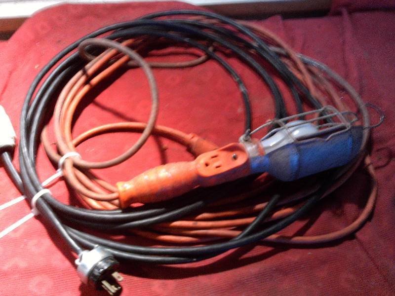 EXTENSION CORDS AND TREBLE LIGHT