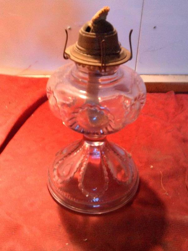 VINTAGE GLASS OIL LAMP BOTTOM