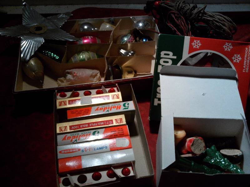ANTIQUE CHRISTMAS DECORATIONS