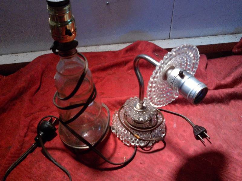 2 VINTAGE GLASS LAMPS