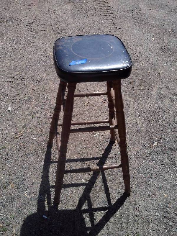 WOOD BAR STOOL