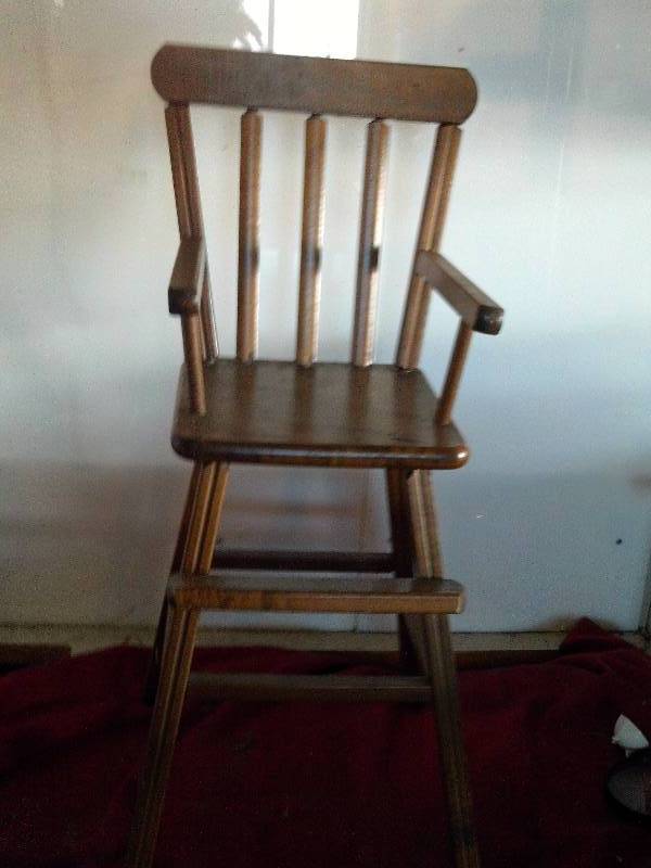 WOOD DOLL CHAIR
