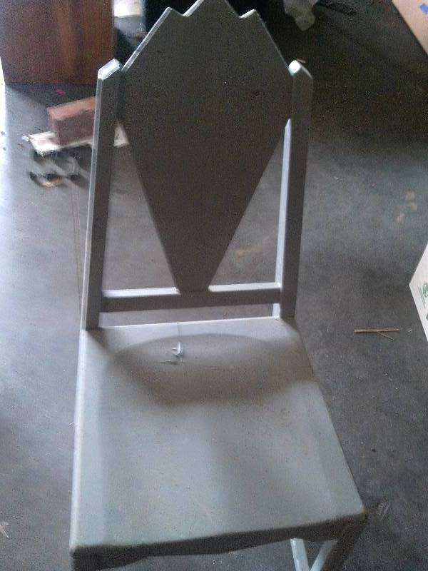 VINTAGE WOOD CHAIR