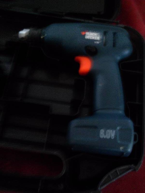 BLACK N DECKER DRILL