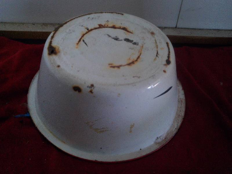 ANTIQUE METAL WASH BASIN