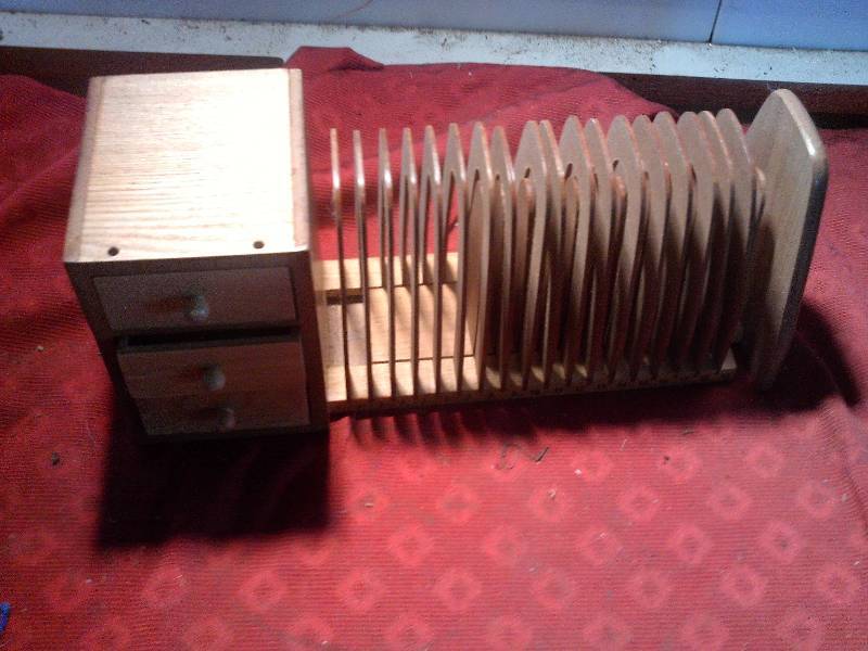 WOODEN DISH HOLDER