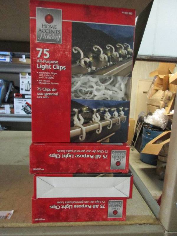 4 Boxes of light clips