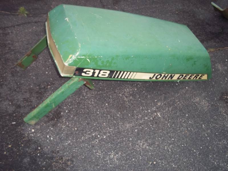lot 8 image: John Deere 318 Hood and grill