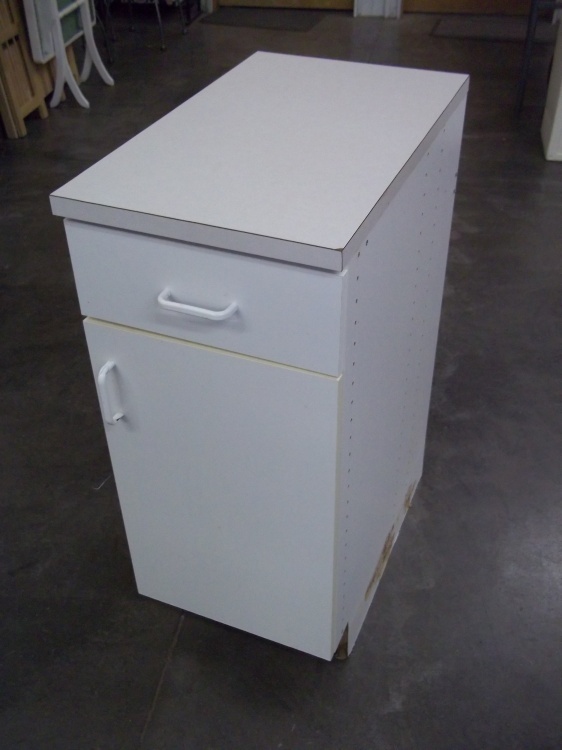 lot 26 image: Cabinet with drawer white 15 x 25 x36