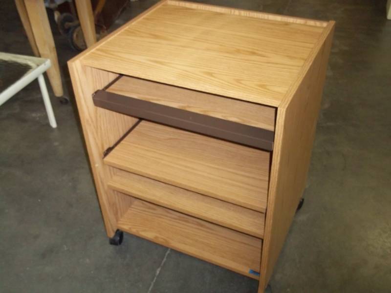 lot 27 image: Computer  Microwave Cabinet 25 x 23 x 32