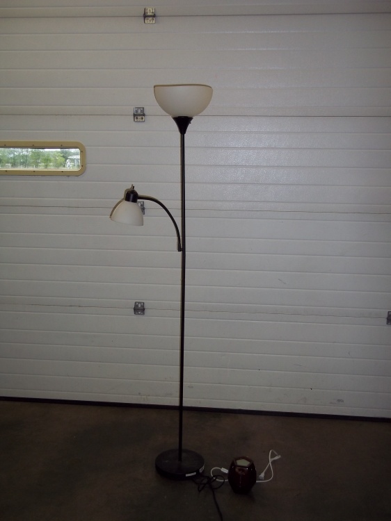 lot 35 image: Floor lamp with scent lamp