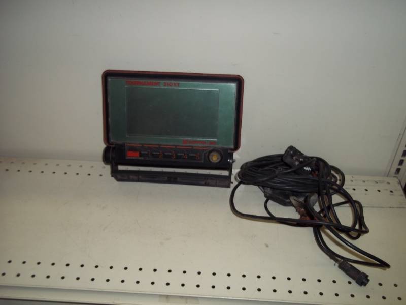 lot 61 image: Bottomline 310xt Fish Finder with transducer