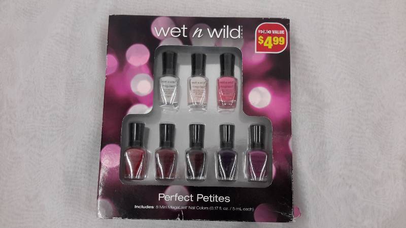 Nail colors