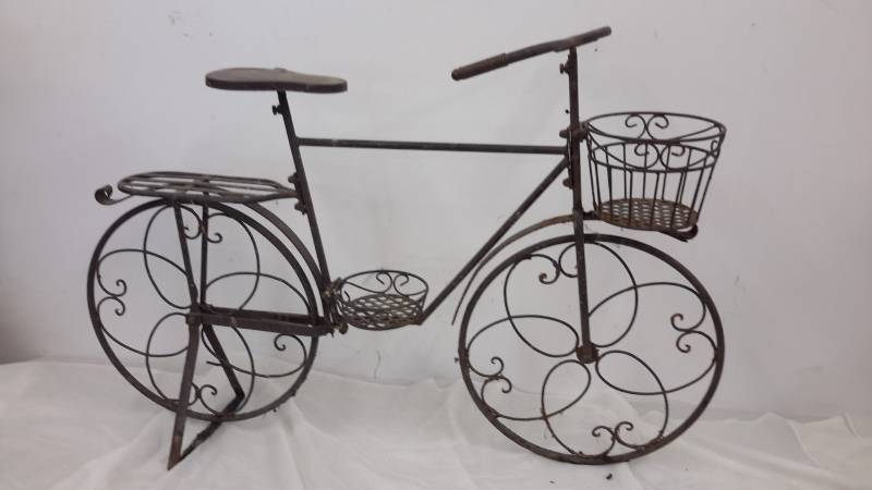 Metal bike plant stand