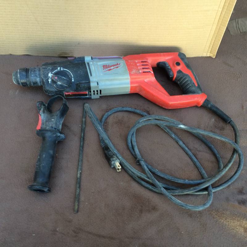 lot 4 image: Milwaukee 1 in. SDS D-Handle Rotary Hammer Model # 5262-21 used working conditions