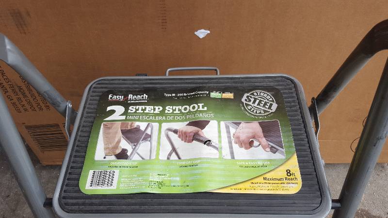 lot 67 image: Easy Reach 2 Step Stool