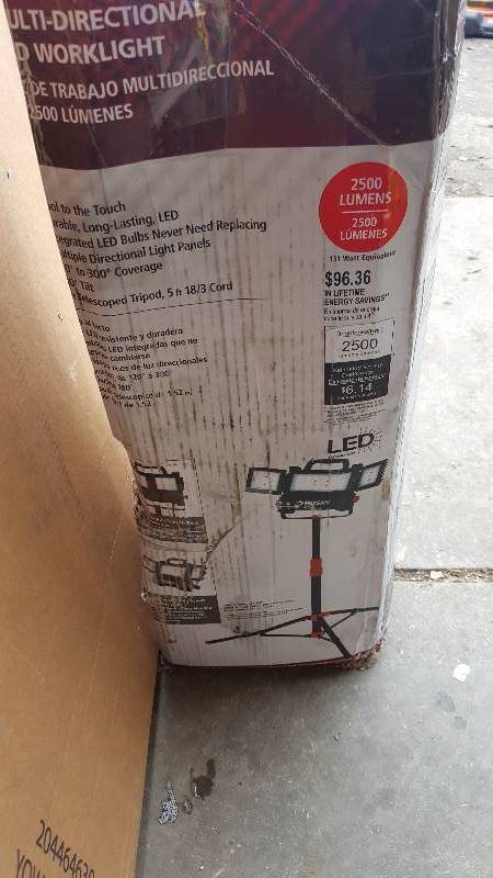 lot 75 image: Husky 2500 Lummens LED Worklight New
