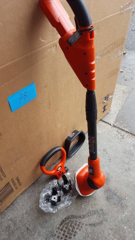 lot 78 image: Black and Decker 20V Garden Cultivator New