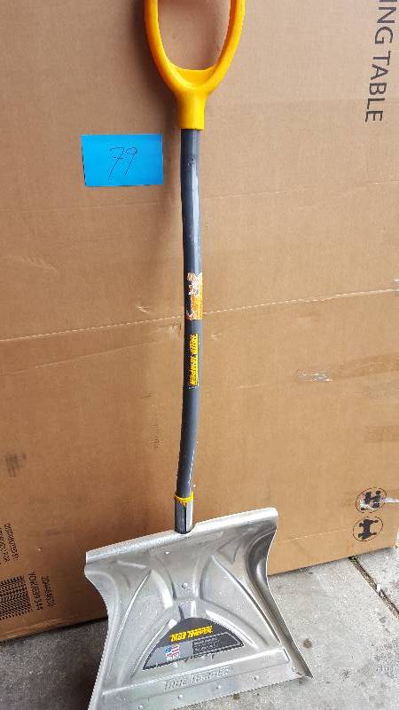 lot 79 image: True Temper Aluminium Show shovel New