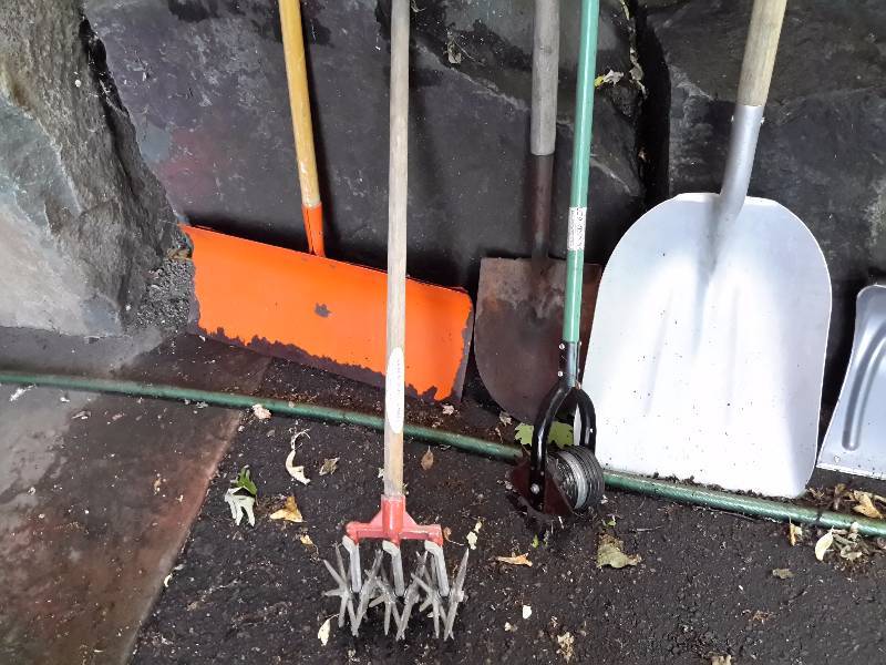 Misc. Shovels and garden tools as pictured