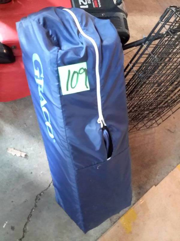 Pack n Play.. In VERY GOOD condition.