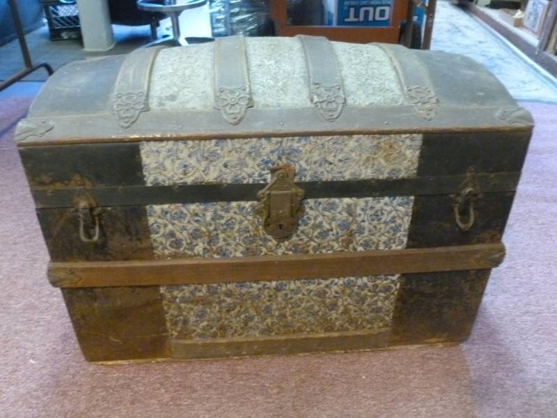 Antique Hump Trunk