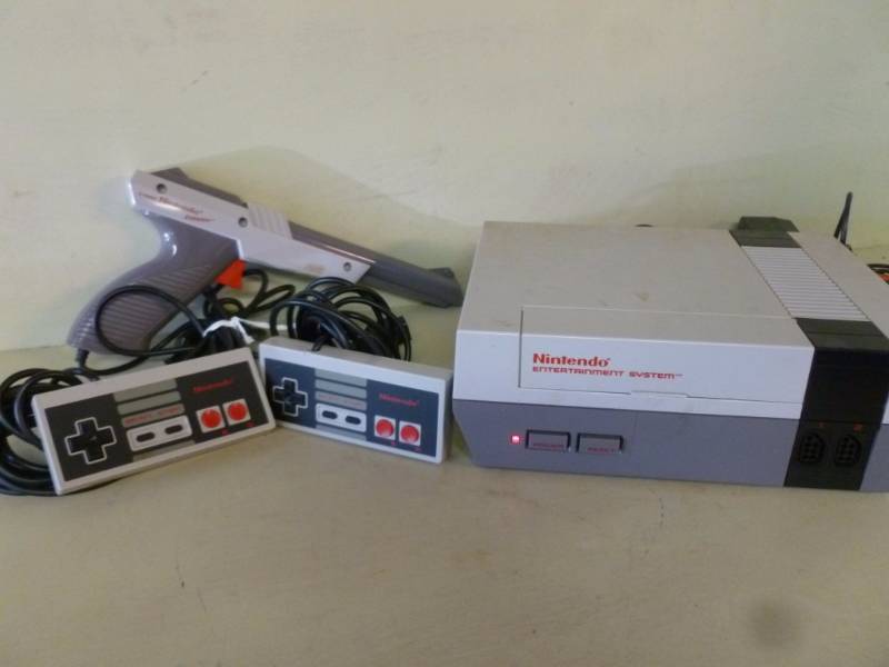 Original Nintendo Game Console