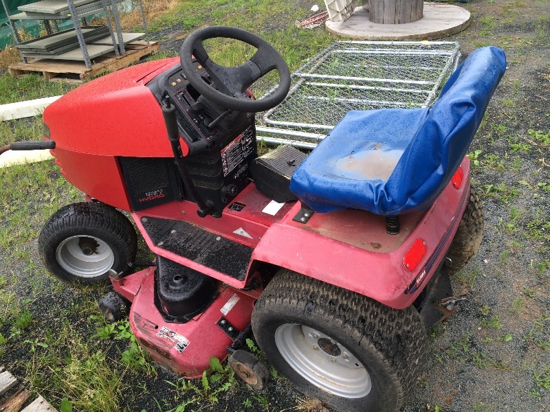 lot 2 image: Toro Wheel Horse Riding Lawn Mower - Ran last season