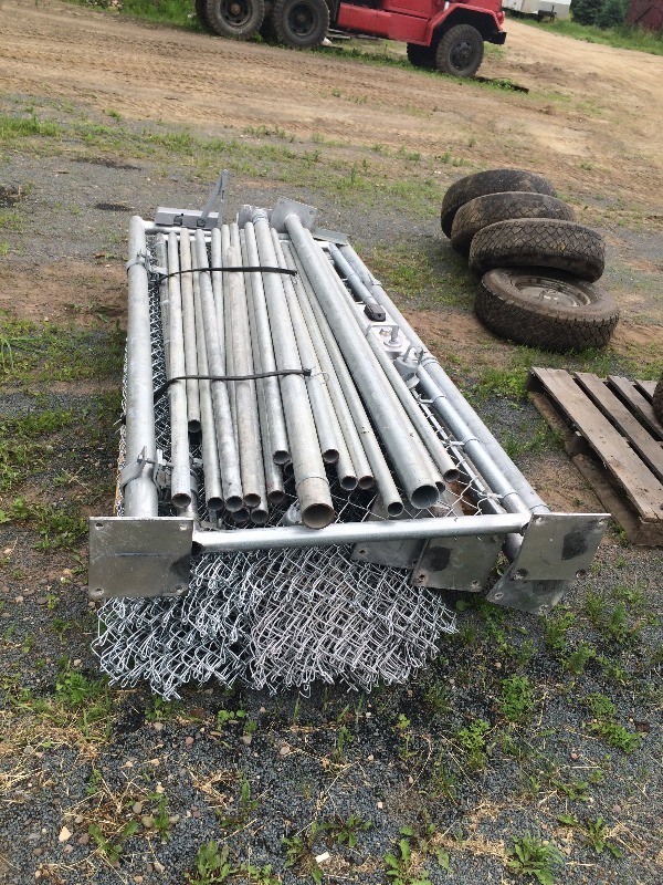 lot 27 image: Tool Crib - includes all the posts and hardware  plus lock gate   Size 20 x 30  estimated at 7-8 high