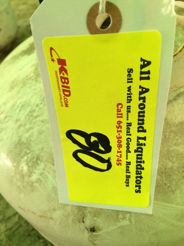 lot 80 image: 20# LP gas Tank - Full of gas