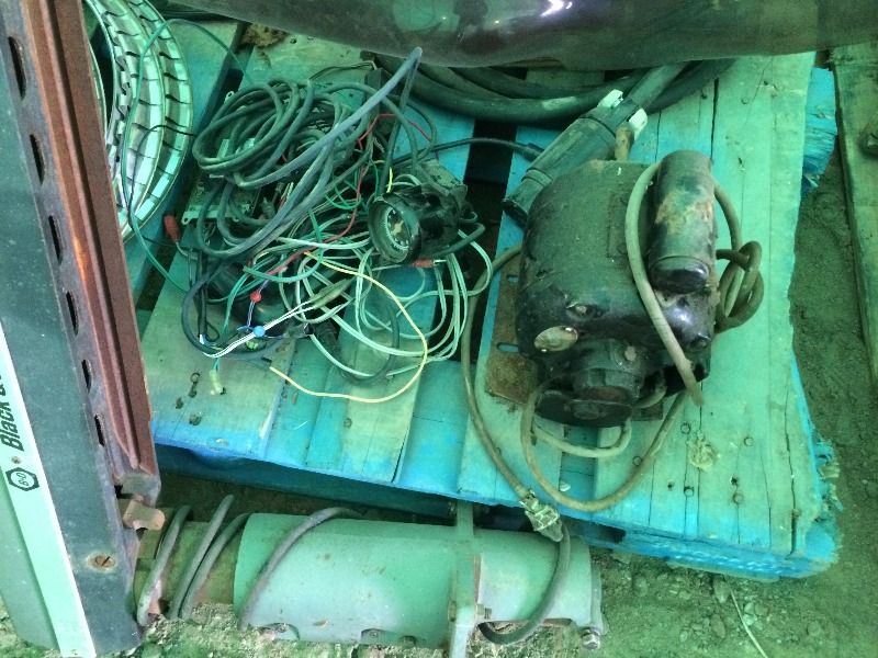 lot 99 image: Pallet of assorted misc items