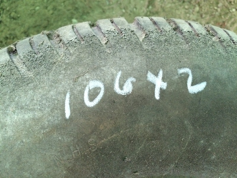 lot 106 image: Toro  19 x 8.50 - 8 Riding Lawnmower Tires on rims - lot of 2