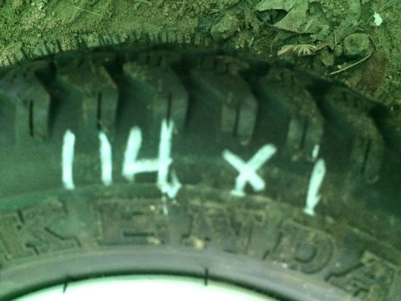 lot 114 image: Super Turf Tire & rim   NEW   16 x 16.50 - 8