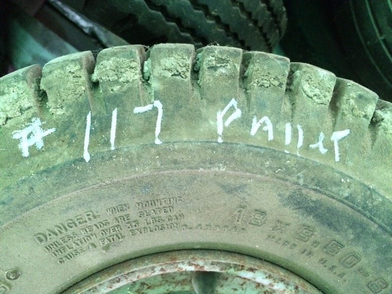lot 117 image: Golf cart Assorted  various tires - pallet lot