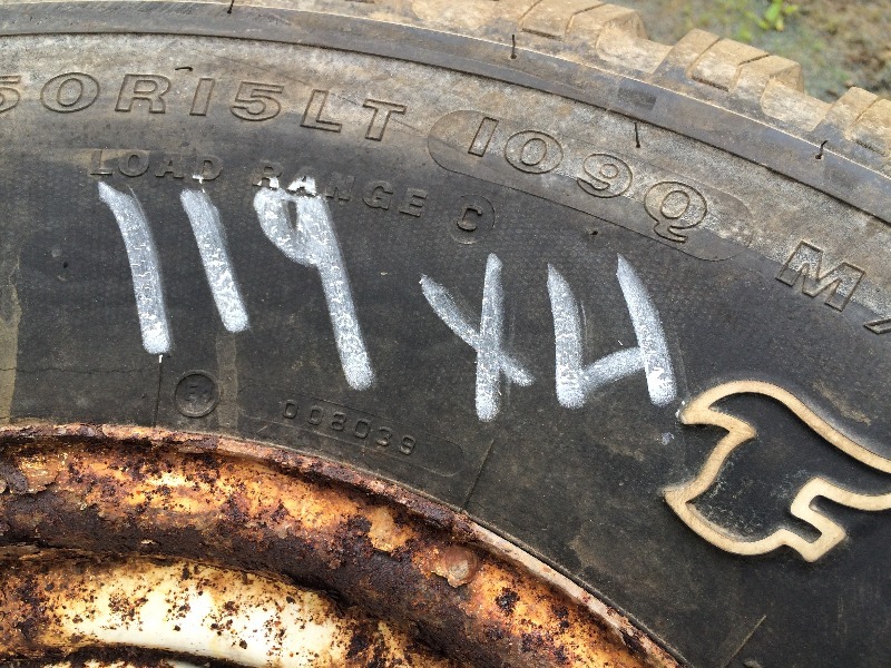 lot 119 image: Firestone 31 x 10.50 R15LT  1090 MS Tires & Rims    lot of 4